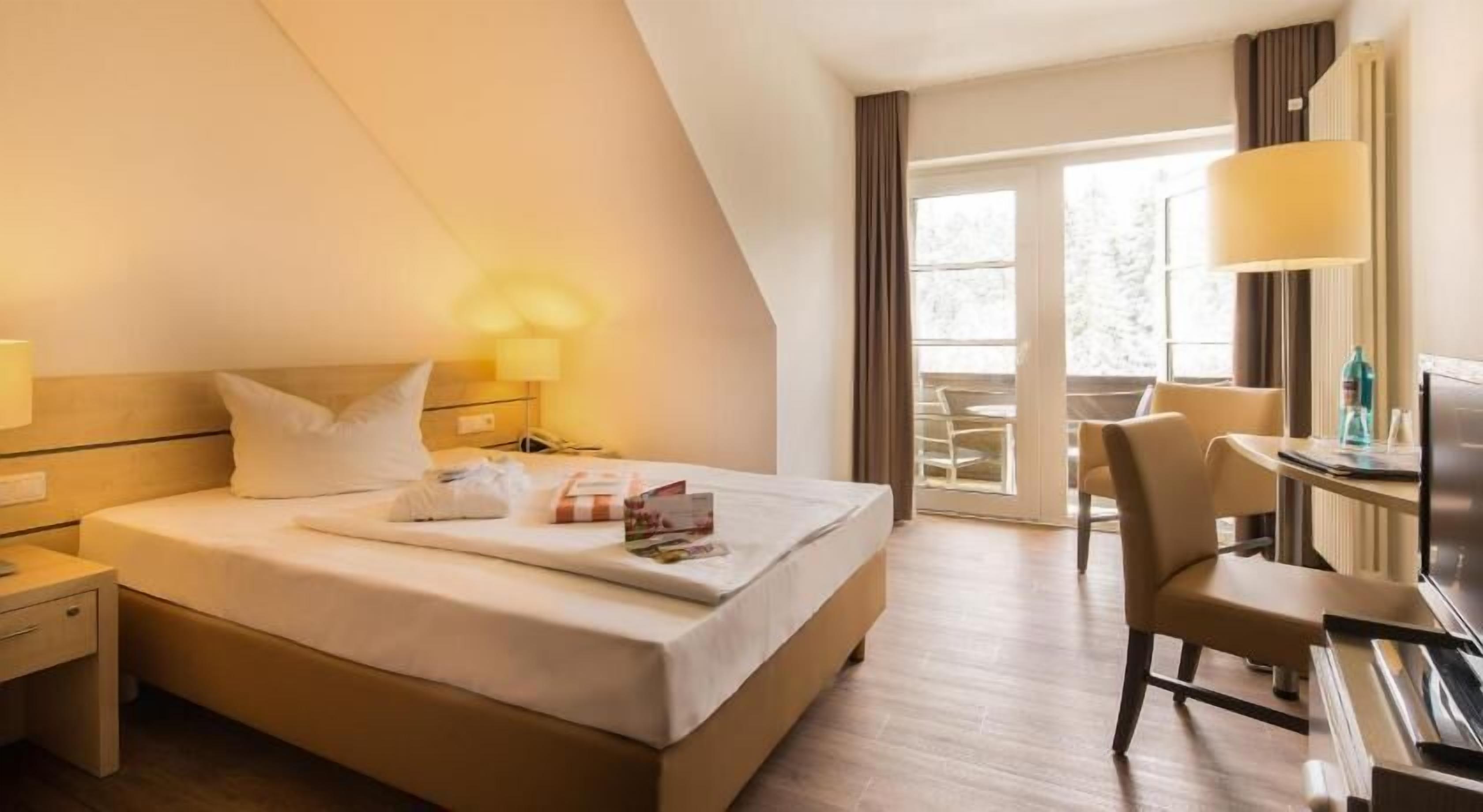 Desk, free WiFi, wheelchair access