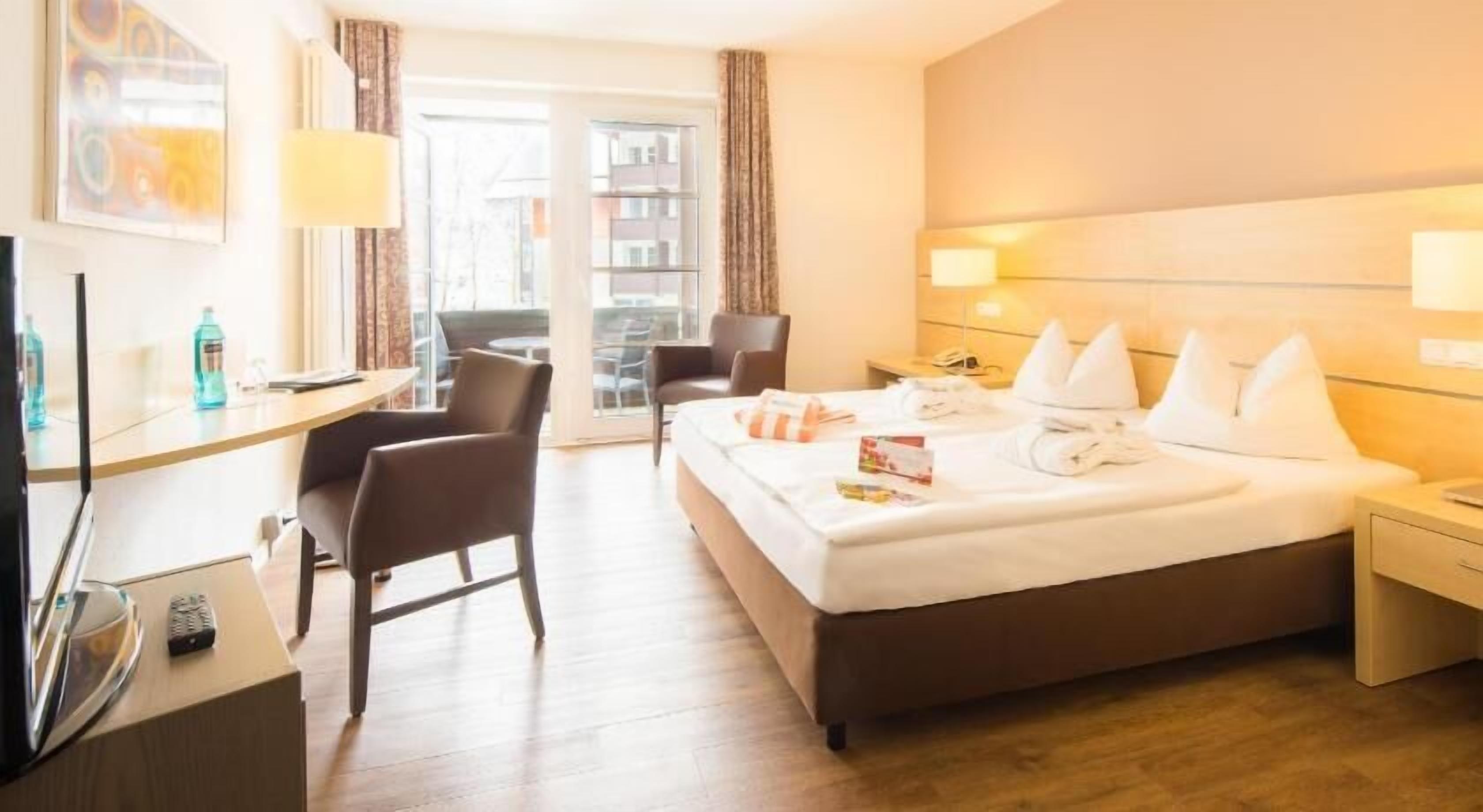 Desk, free WiFi, wheelchair access