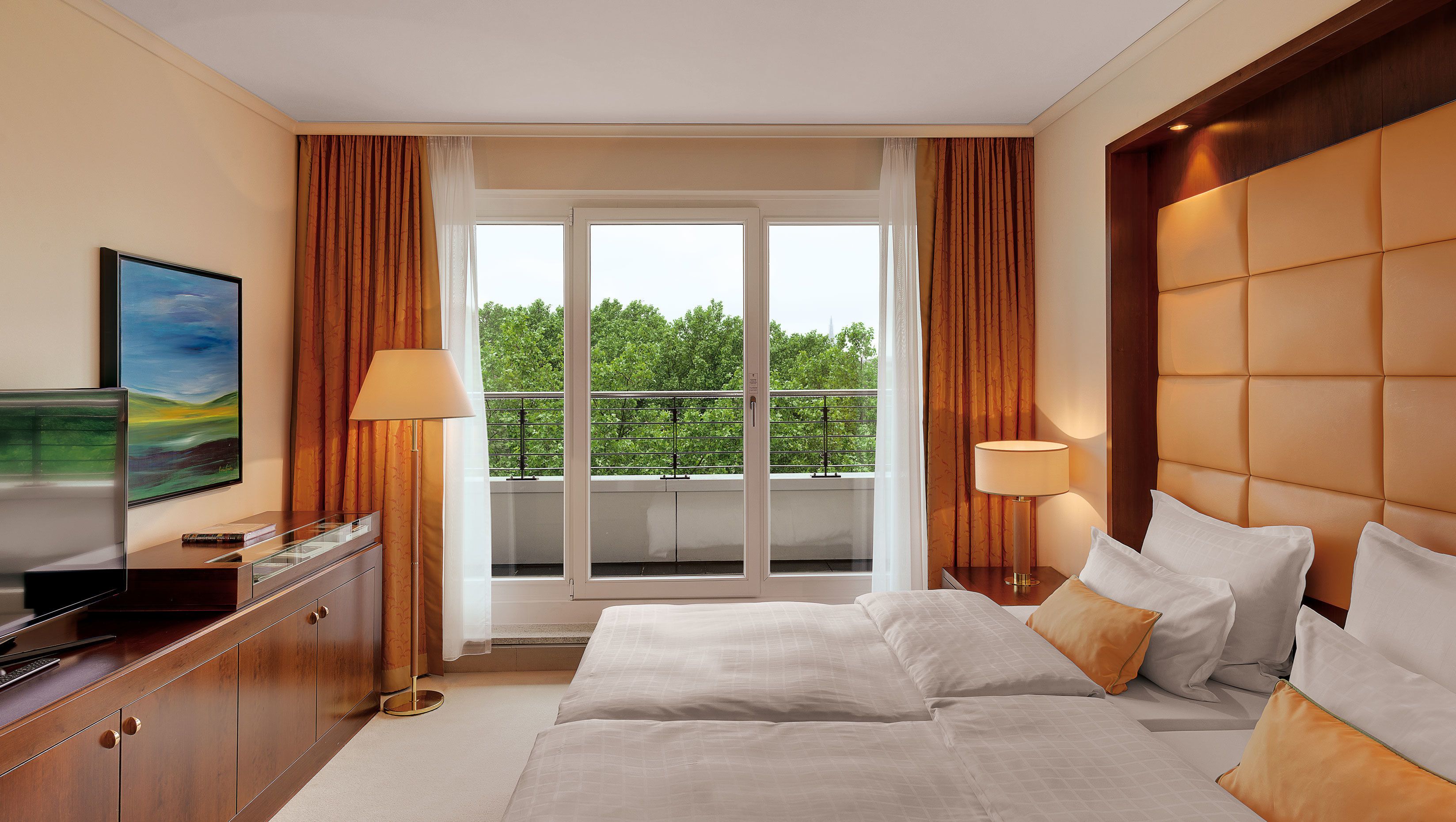 premium bedding, down duvets, minibar, in-room safe