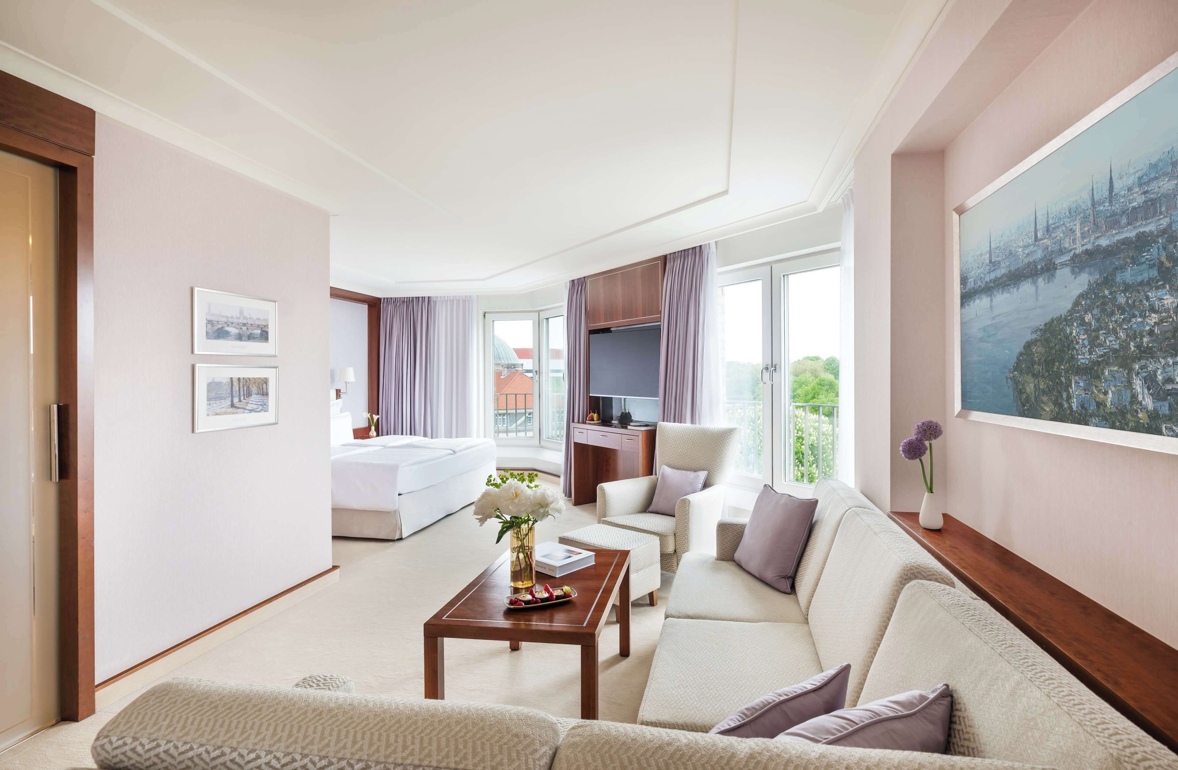 premium bedding, down duvets, minibar, in-room safe