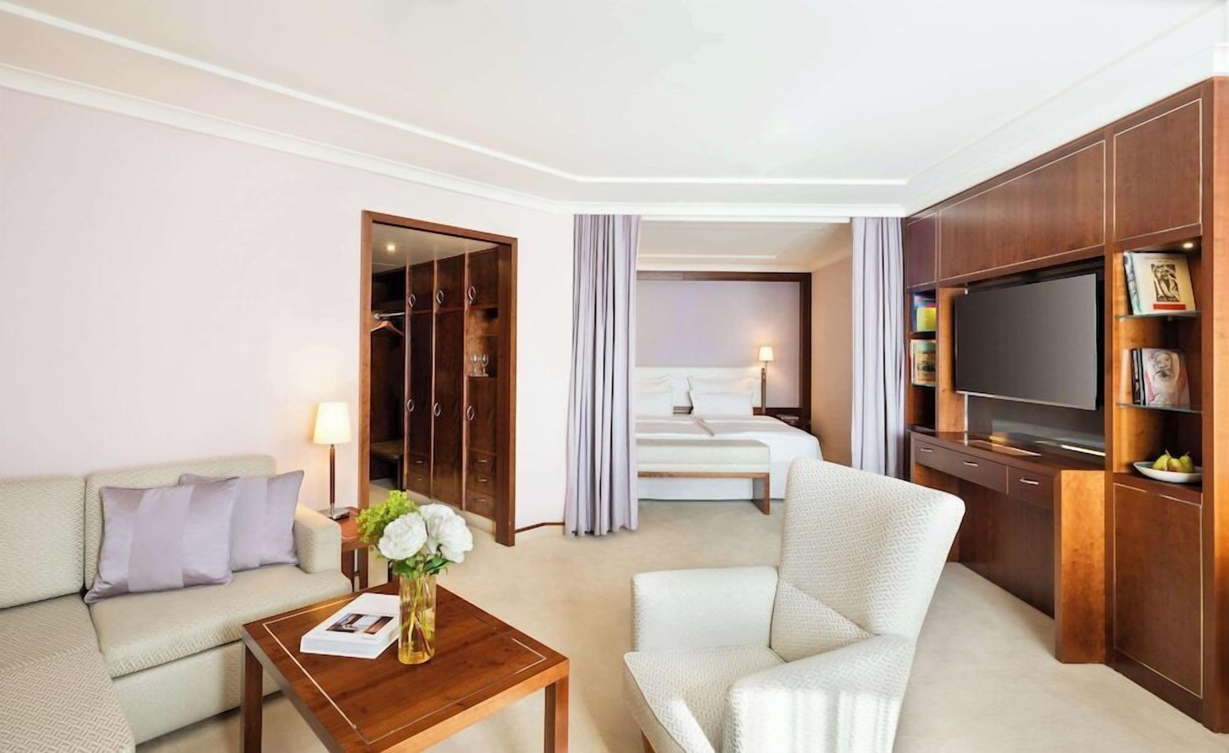 Premium bedding, down duvets, minibar, in-room safe