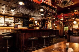 2 barer/lounger, cocktailbar og pub