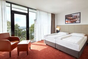 1 bedroom, hypo-allergenic bedding, minibar, in-room safe