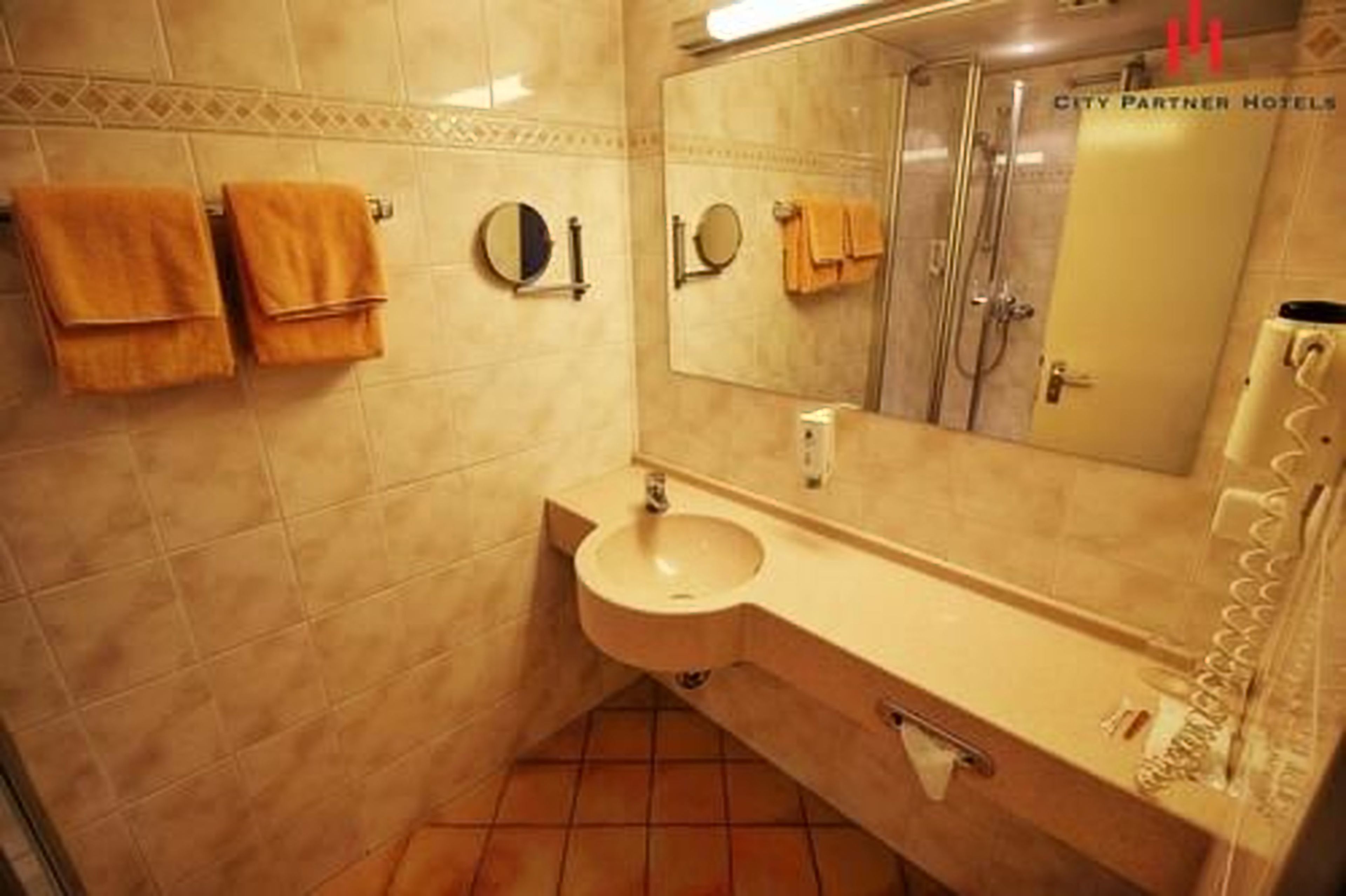 minibar, in-room safe, desk, soundproofing