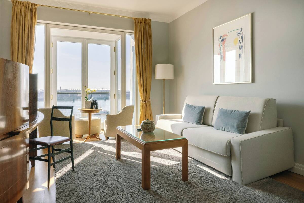 Suite, 1 Double Bed, River View | Living room | Flat-screen TV, offices
