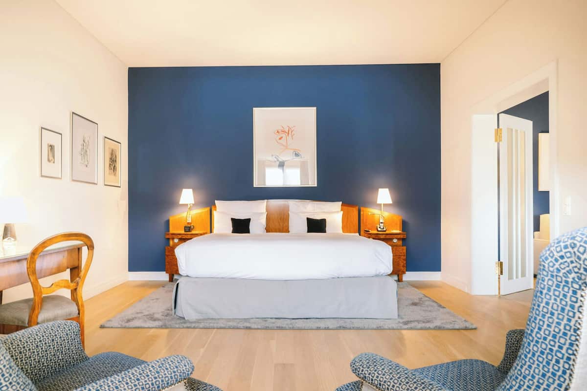 suite, 1 double bed, non smoking, city view | 1 bedroom, premium bedding, pillow-top beds, minibar