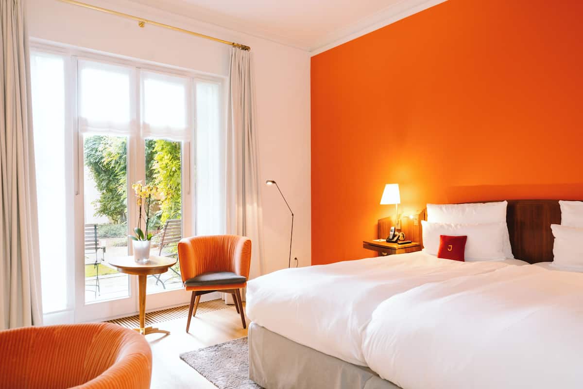 1 bedroom, premium bedding, pillow-top beds, minibar