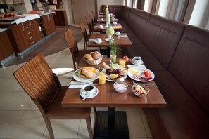 Colazione a buffet inclusa, servita tutte le mattine 