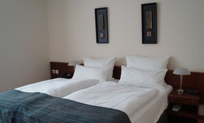 Double Room | In-room safe, desk, free WiFi, bed sheets