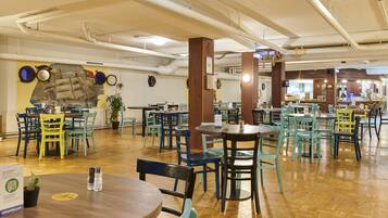 Daily buffet breakfast (EUR 11.90 per person)