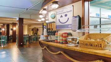 Daily buffet breakfast for a fee
