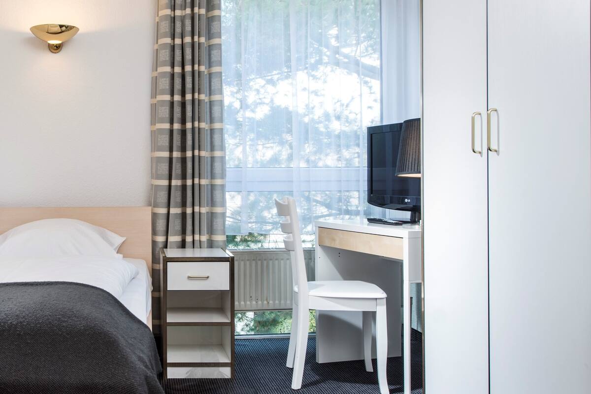 Standard Single Room | In-room safe, desk, laptop workspace, free WiFi