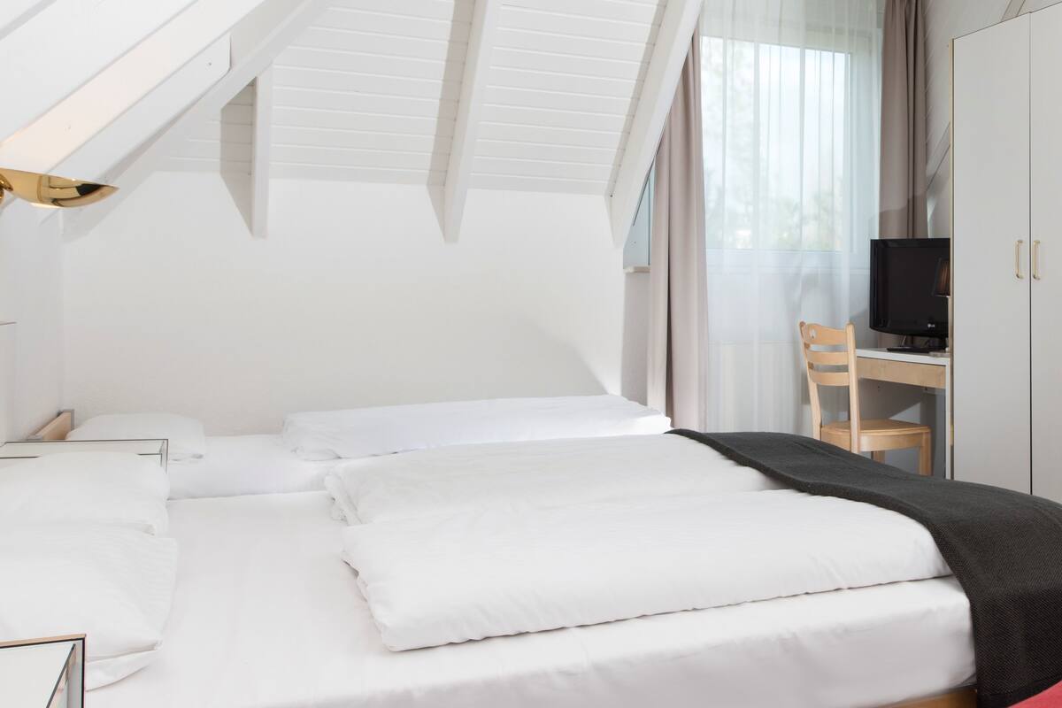 In-room safe, desk, laptop workspace, free WiFi