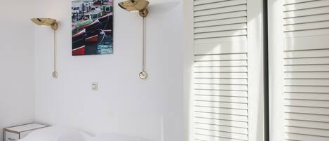 In-room safe, desk, laptop workspace, free WiFi