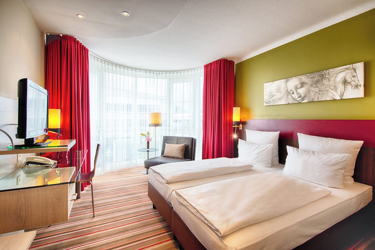 Superior Room | In-room safe, desk, free WiFi, bed sheets