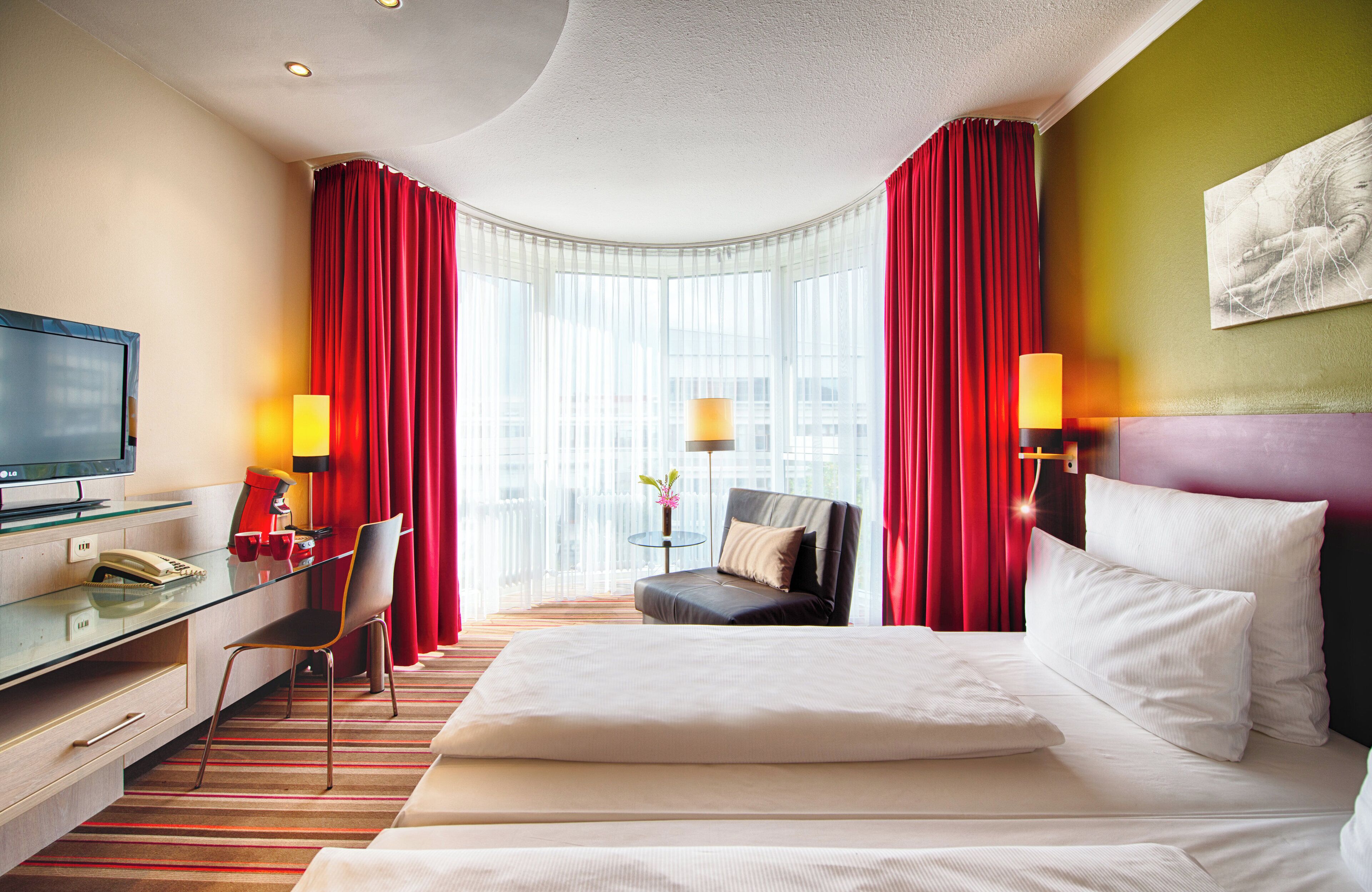 Superior Room | In-room safe, desk, free WiFi, bed sheets