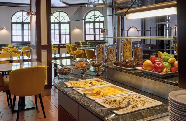 Daily buffet breakfast (EUR 18 per person)