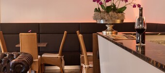 Carat Hotel & Apartments