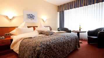 1 bedroom, hypo-allergenic bedding, pillow-top beds, in-room safe