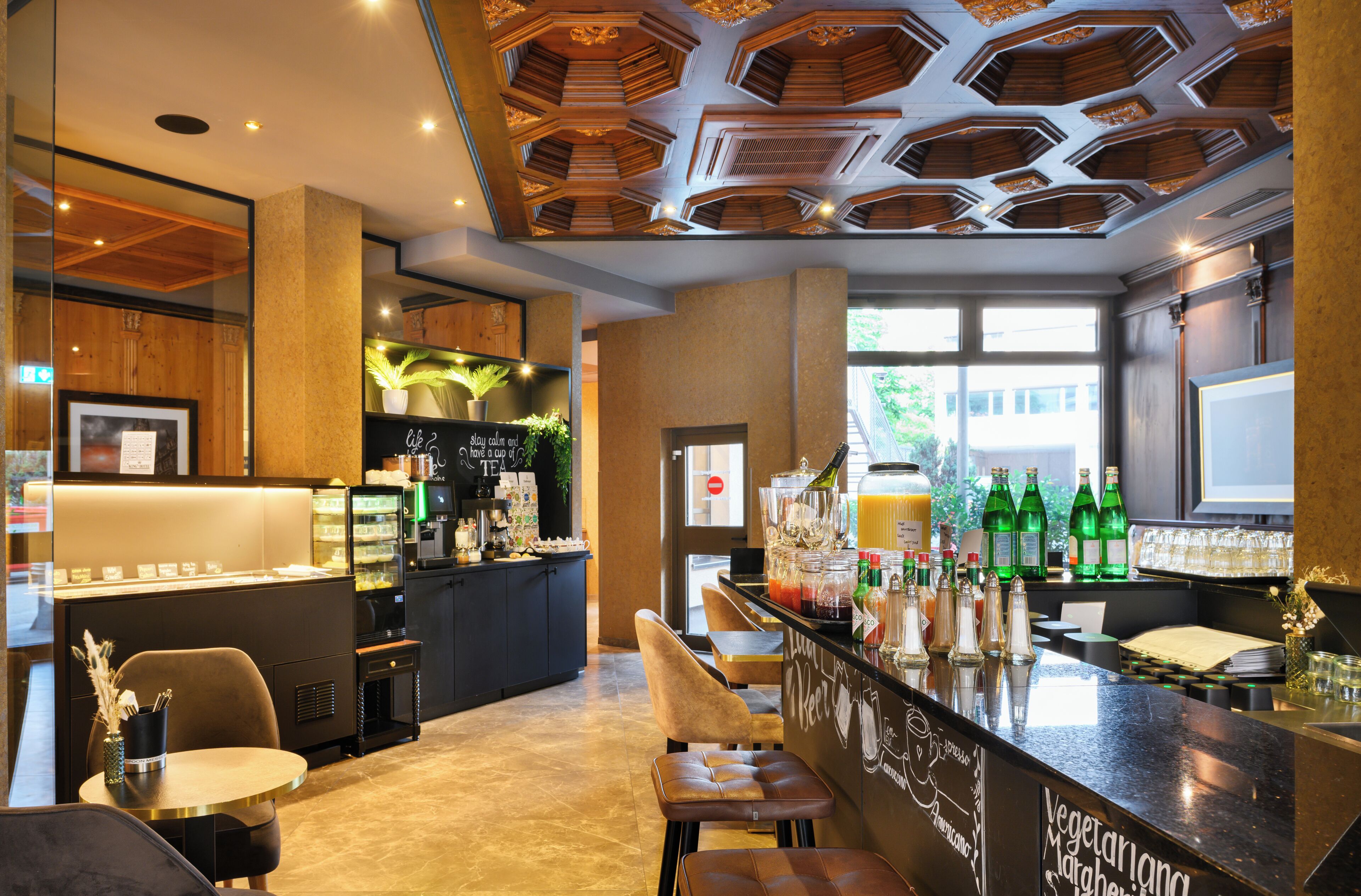 Photo - KING's Hotel First