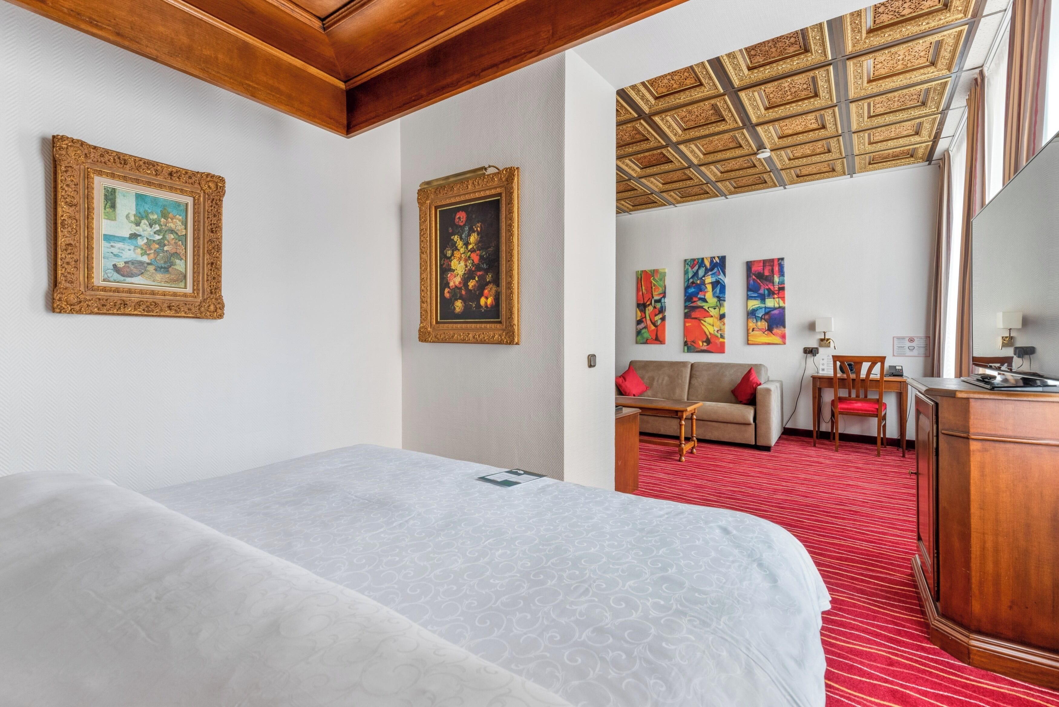 Photo - KING's Hotel First