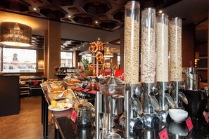 Daily buffet breakfast for a fee - KING's HOTEL First (Munich)