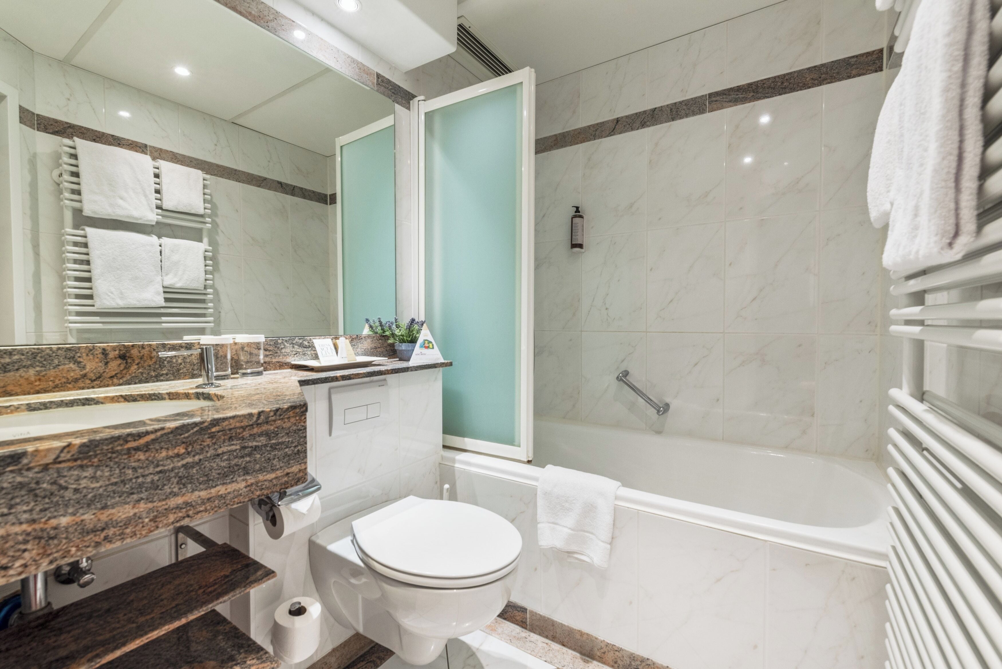 Photo - KING's Hotel First