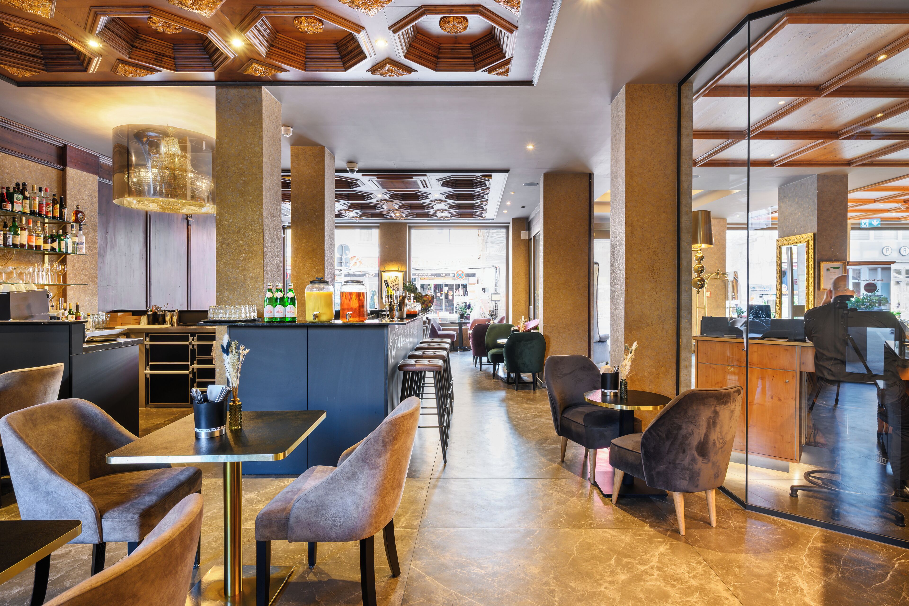 Photo - KING's Hotel First