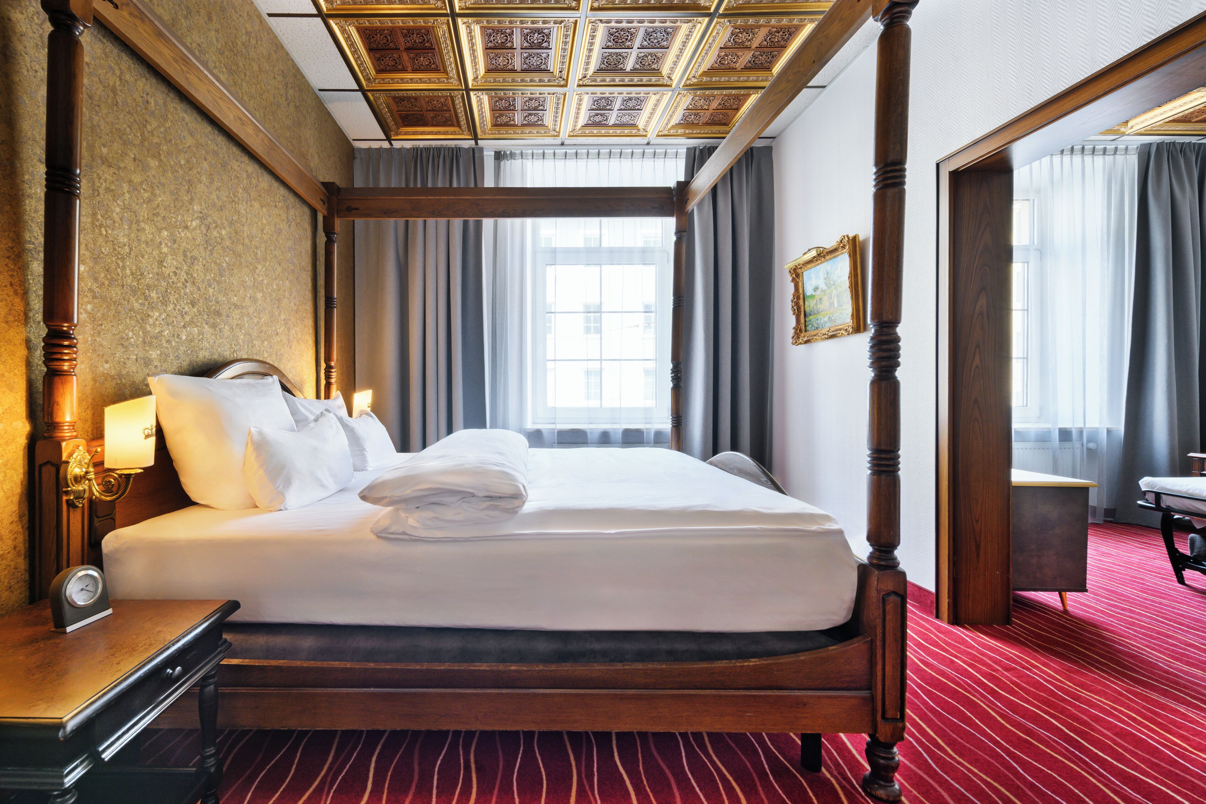 家庭房 | 高档床上用品、客房内保险箱、遮光窗帘、隔音