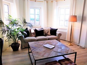 Deluxe Double Room (Showroom)