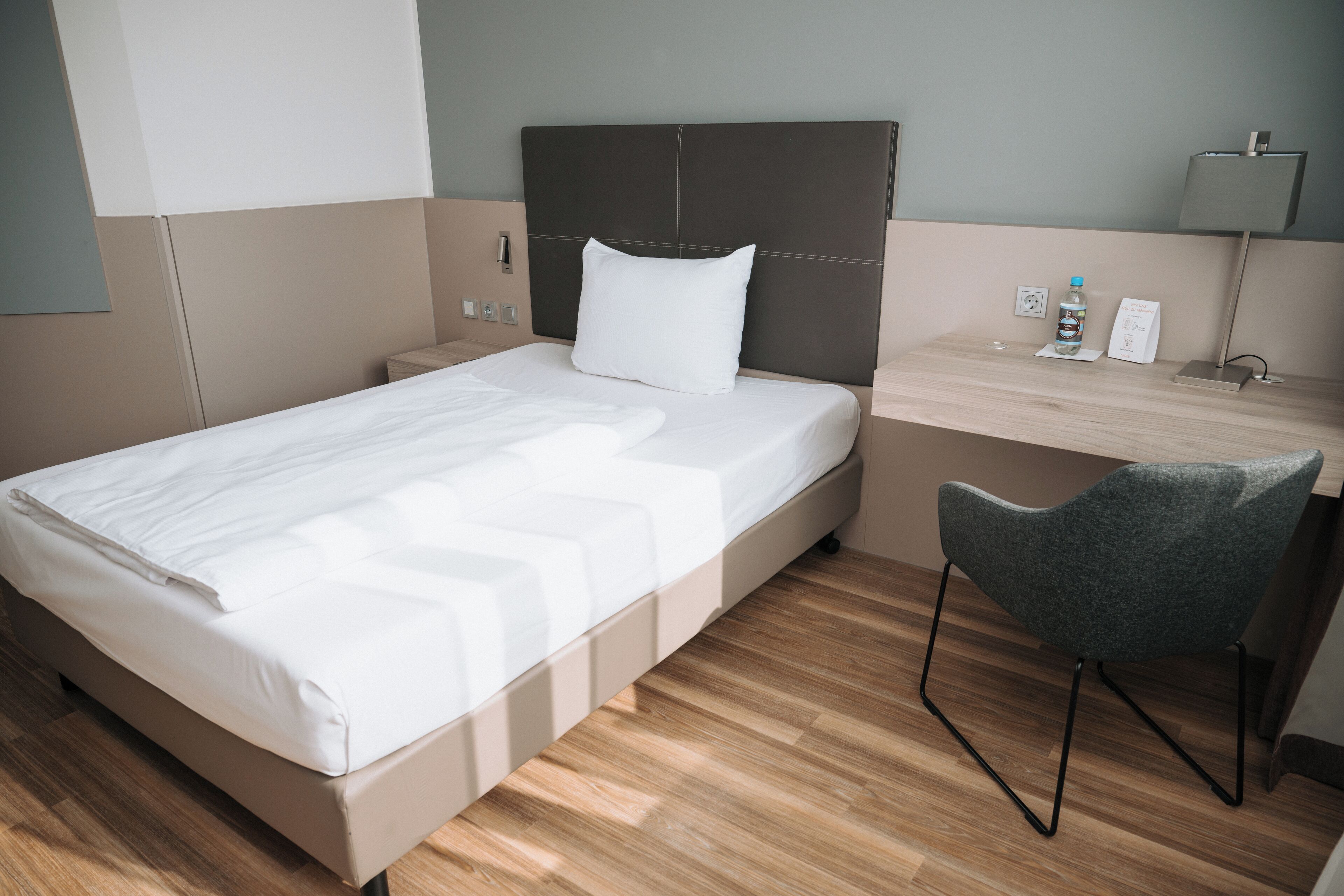 standard single room | 1 bedroom, desk, laptop workspace, soundproofing