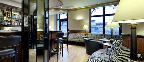 Bar (in der Unterkunft)