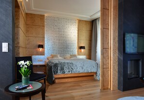 Suite | 1 Schlafzimmer, kostenlose Minibar, Zimmersafe, Schreibtisch