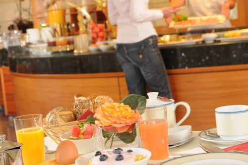 Daily buffet breakfast for a fee