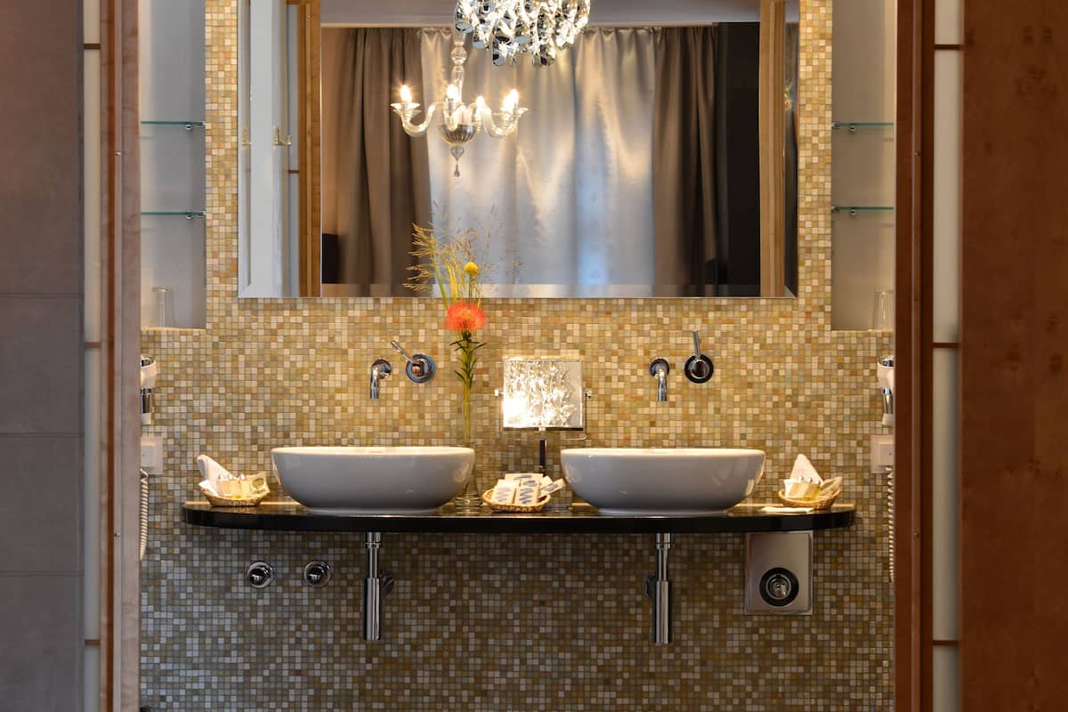 suite | bathroom | free toiletries, hair dryer, slippers, towels