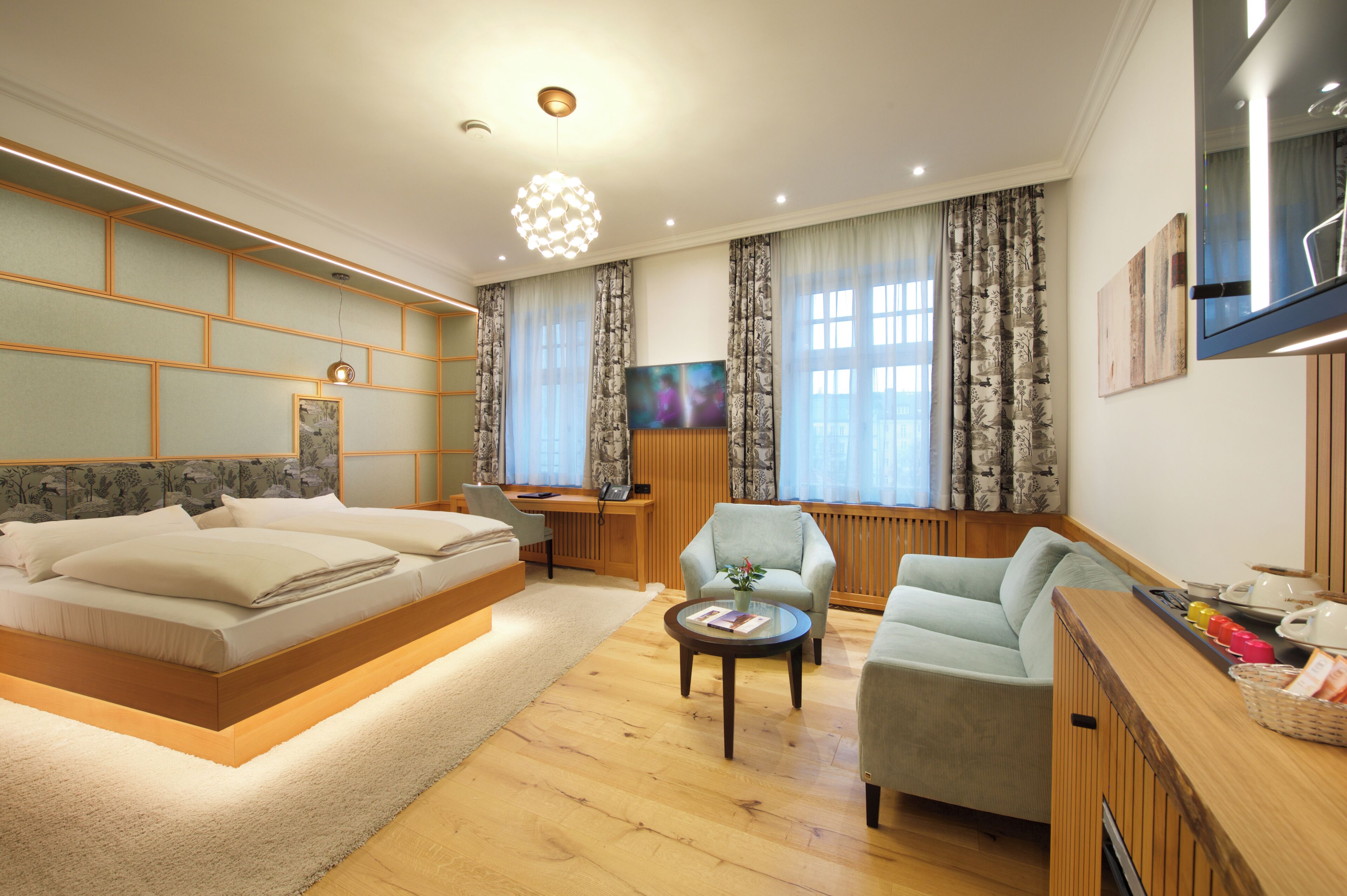 superior double room | 1 bedroom, free minibar, in-room safe, desk