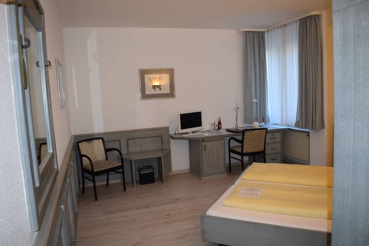 Standard Double Room | Premium bedding, minibar, desk, blackout drapes
