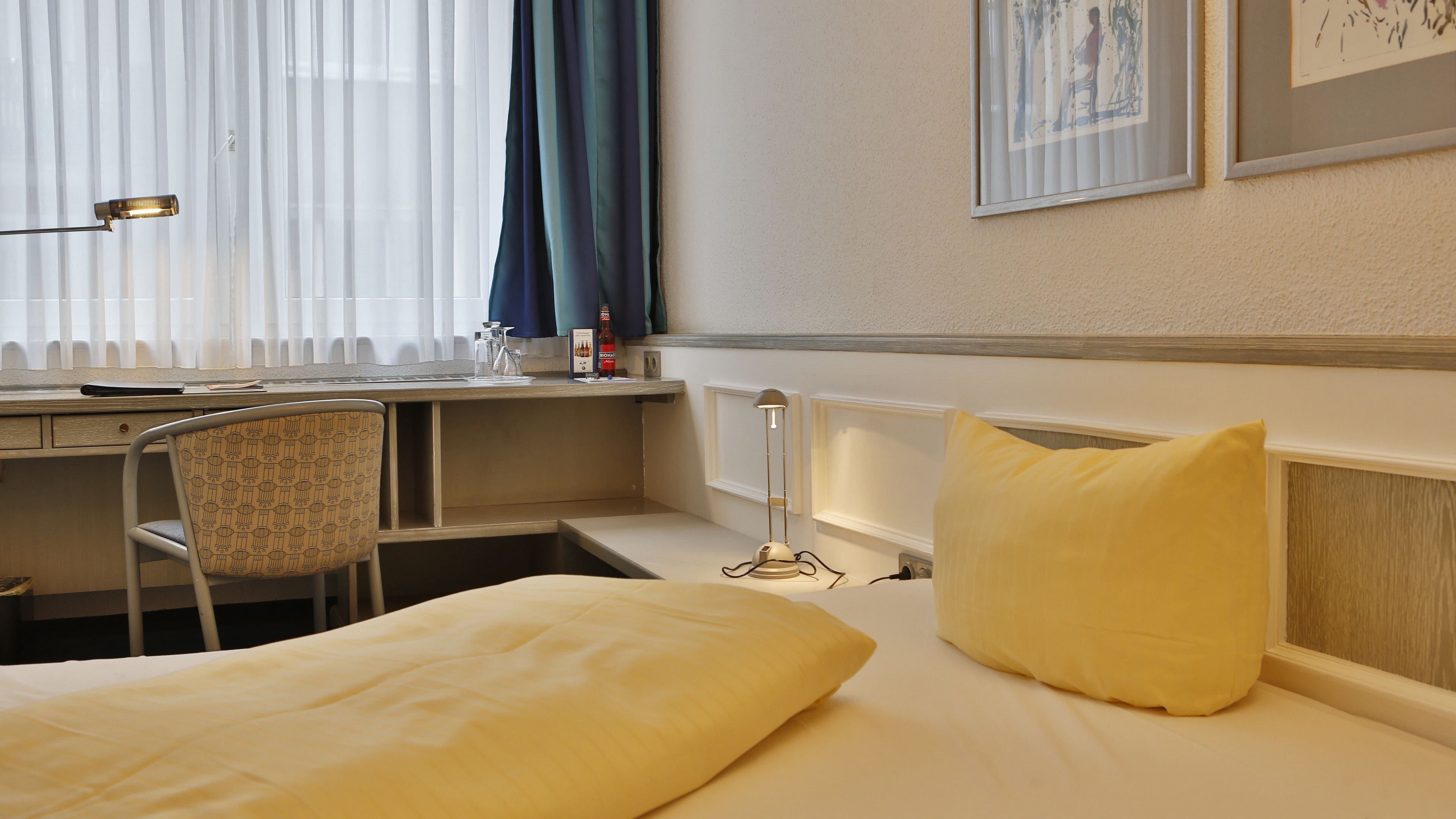 premium bedding, minibar, desk, blackout curtains