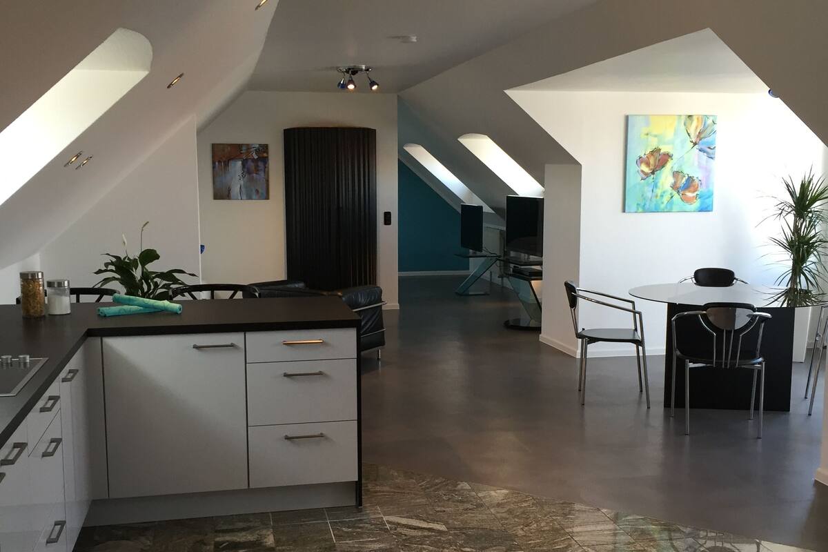 Double Room, 1 Bedroom | Hypo-allergenic bedding, minibar, in-room safe, desk