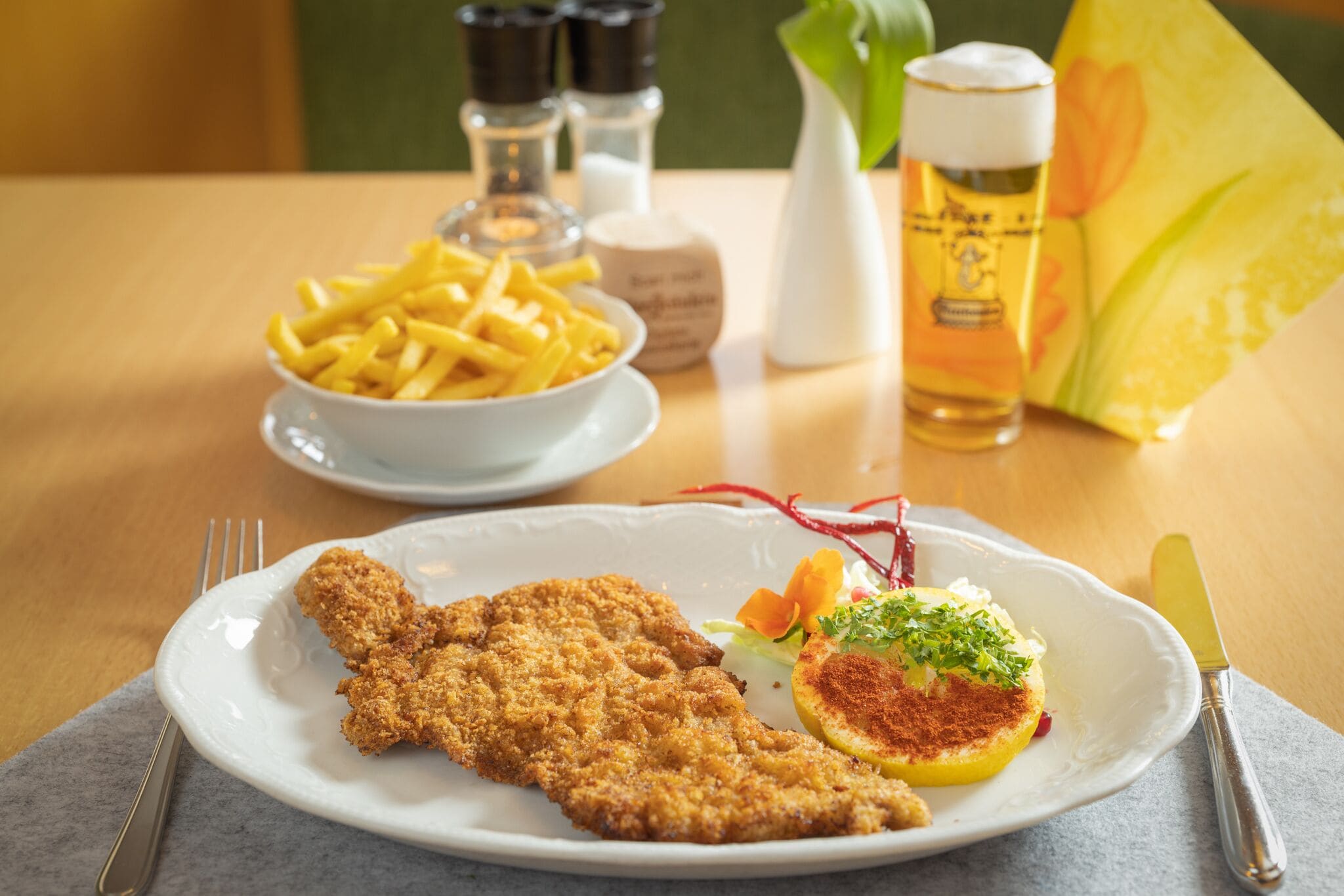 Lounas ja illallinen, paikallinen keittiö