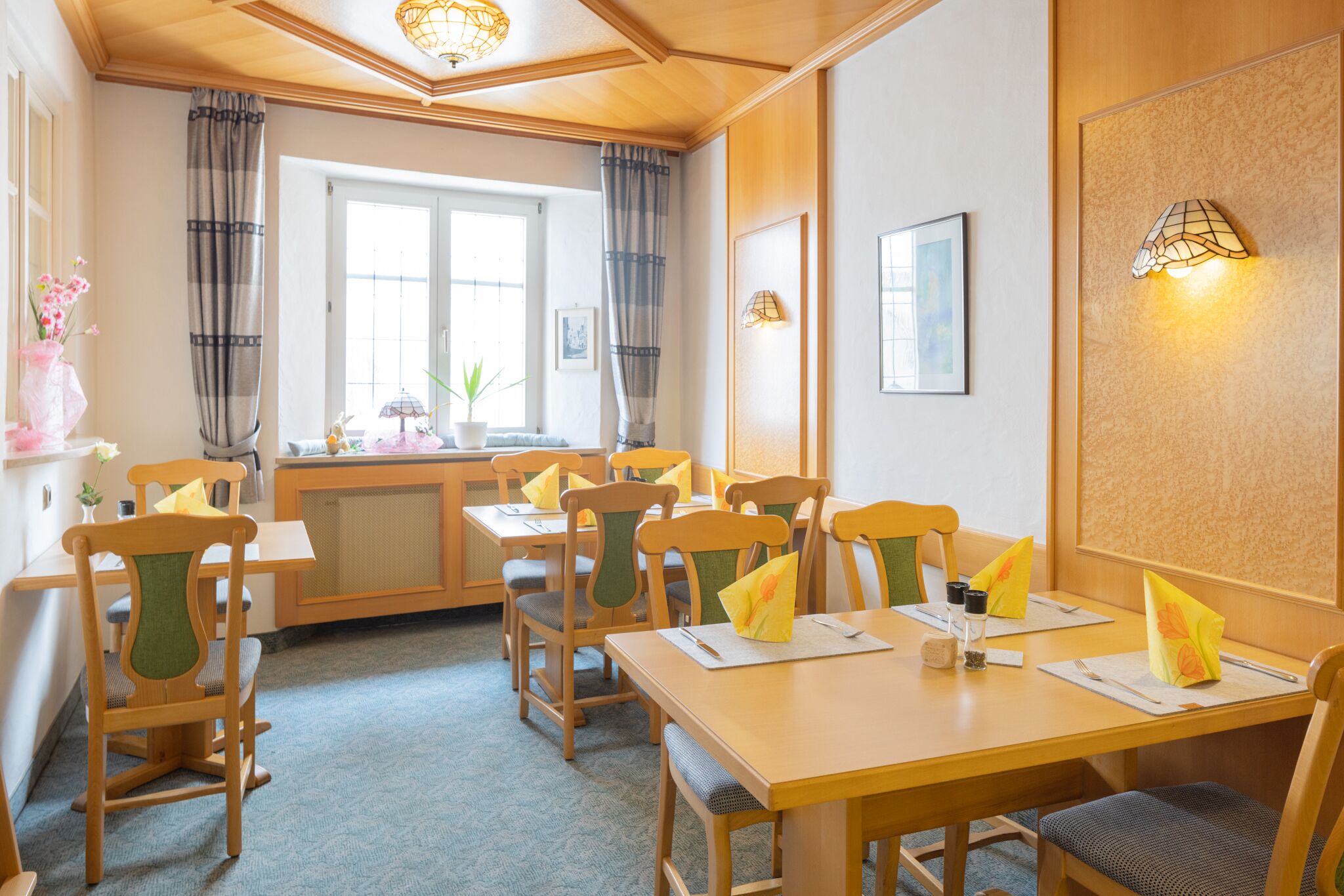 lunch and dinner served, regional cuisine