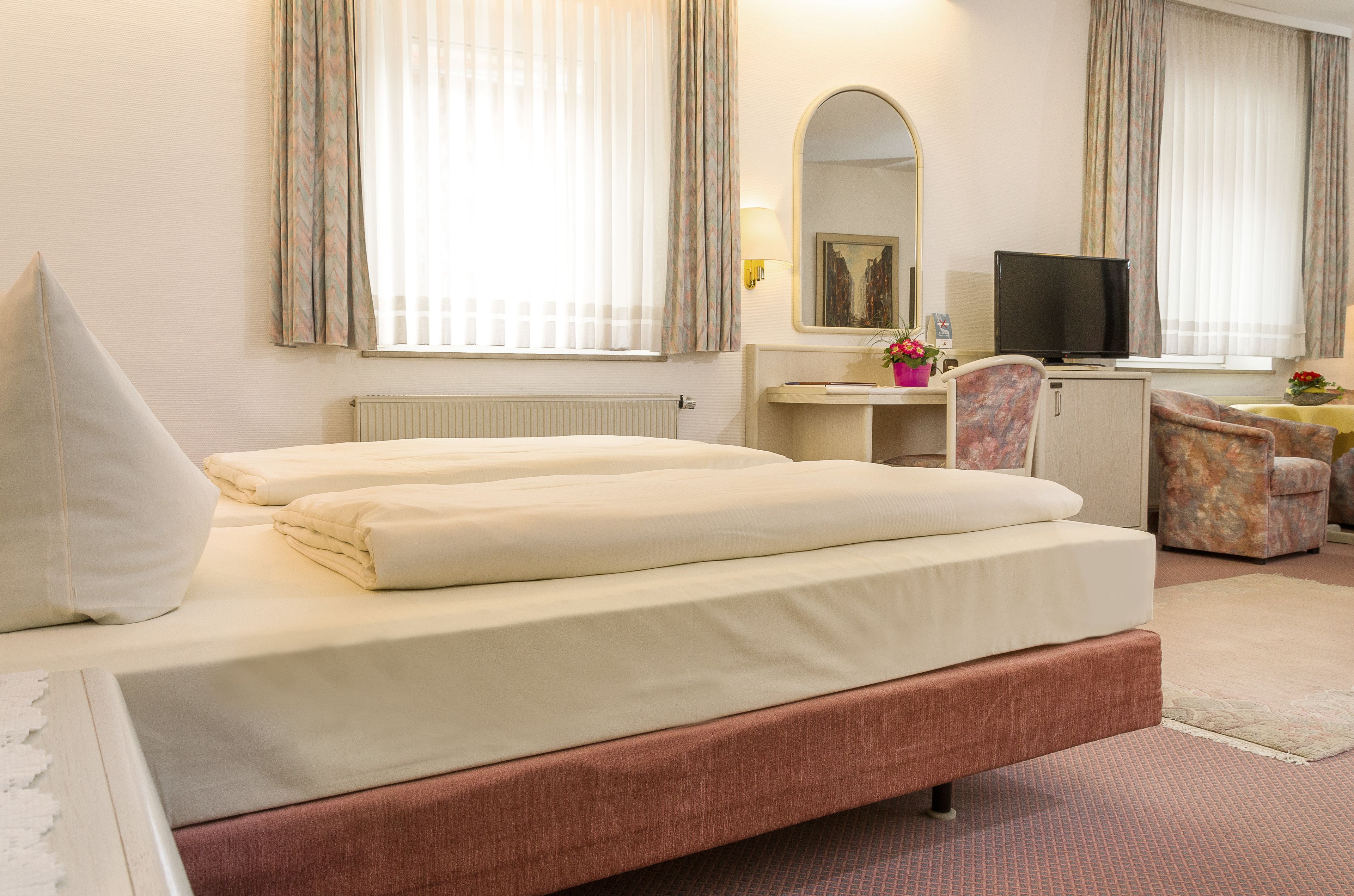 1 bedroom, minibar, desk, laptop workspace