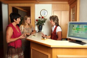 Lunch and dinner served - AKZENT Hotel Meerfräulein (Wemding)