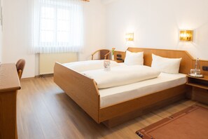 Standard Double Room | 1 bedroom, minibar, desk, laptop workspace
