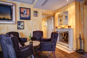 Lobby-Lounge