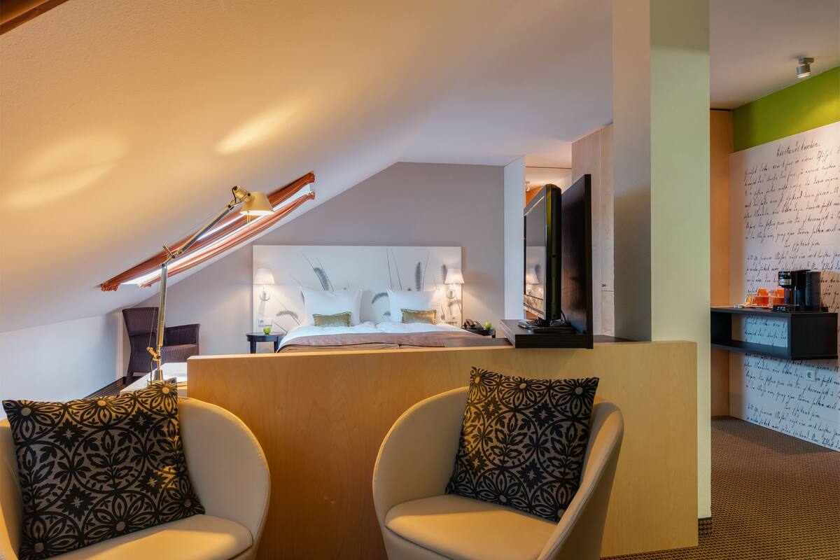 26-inch flat-screen tv with cable channels, tv