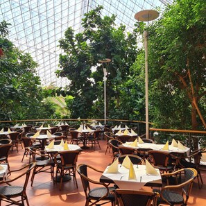 Daily buffet breakfast (EUR 25.00 per person)