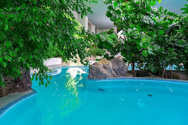 Sauna, tina de hidromasaje y baño de vapor