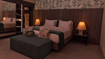 Comfort suite | Een kluis op de kamer, een bureau, een strijkplank/strijkijzer