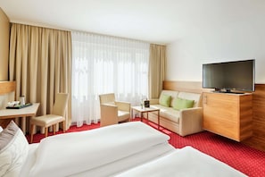 Premium Room | 1 bedroom, minibar, in-room safe, desk